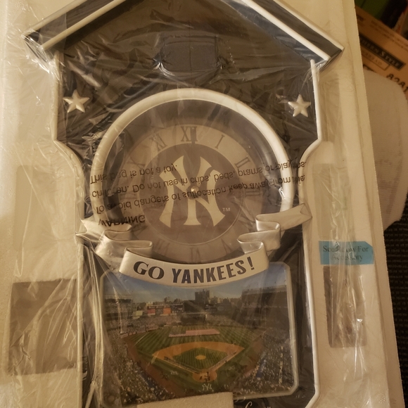 Collectors Yankee  Cuckoo Clock 2014 collectors edition - Picture 2 of 5